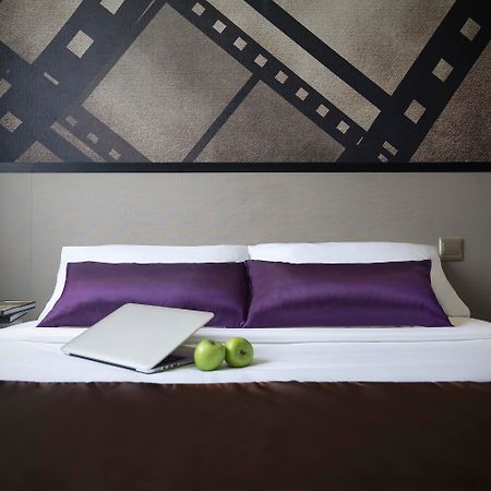 Hotel 81 Premier Hollywood Сингапур Екстериор снимка