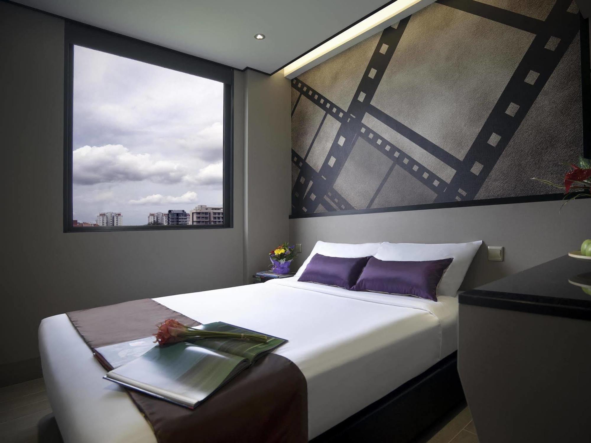 Hotel 81 Premier Hollywood Сингапур Екстериор снимка
