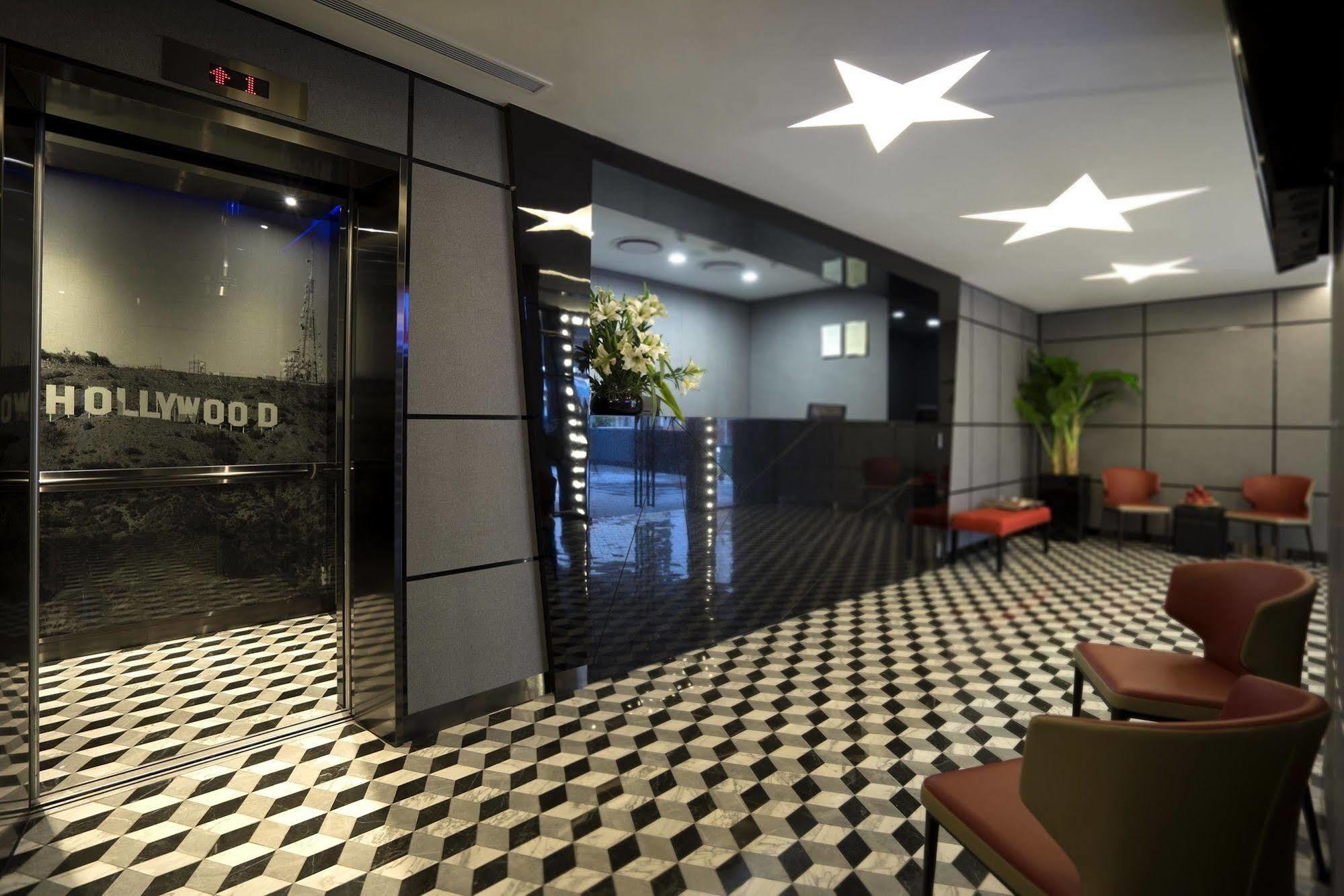 Hotel 81 Premier Hollywood Сингапур Екстериор снимка